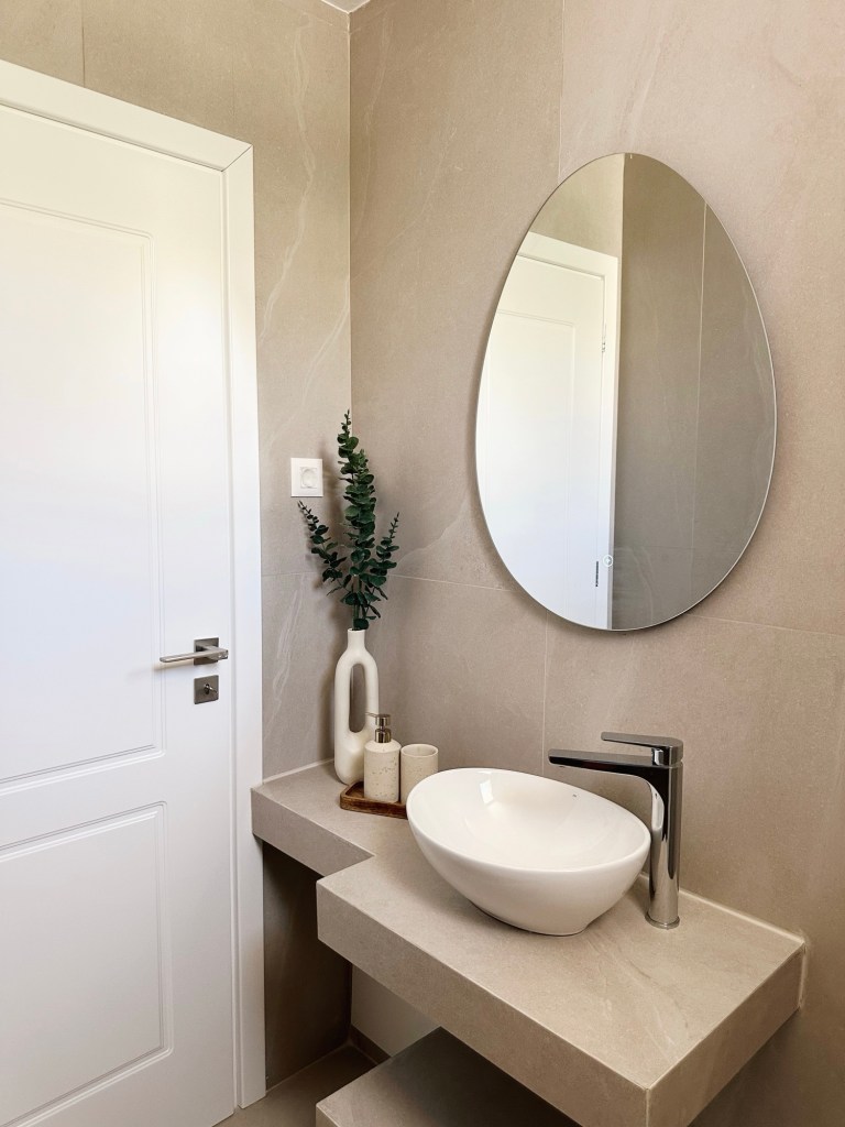 b54ddd23-6163-4ccb-8efd-6207980b6cdb-1