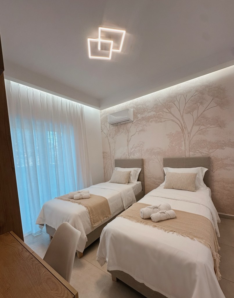 c7aa116d-d0f6-414f-a946-28dab01dd79c-1